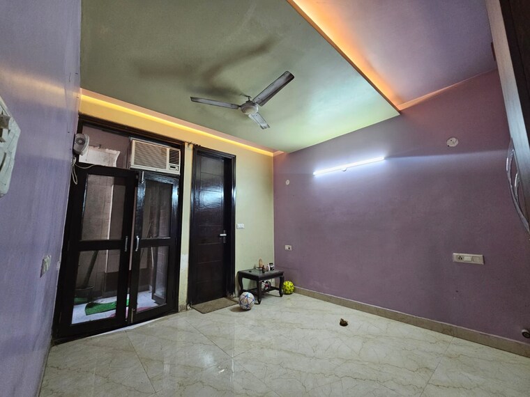 Room, saket 2 Bedroom 900 Sq.Ft. Builder Floor In Saket Delhi 9716593
