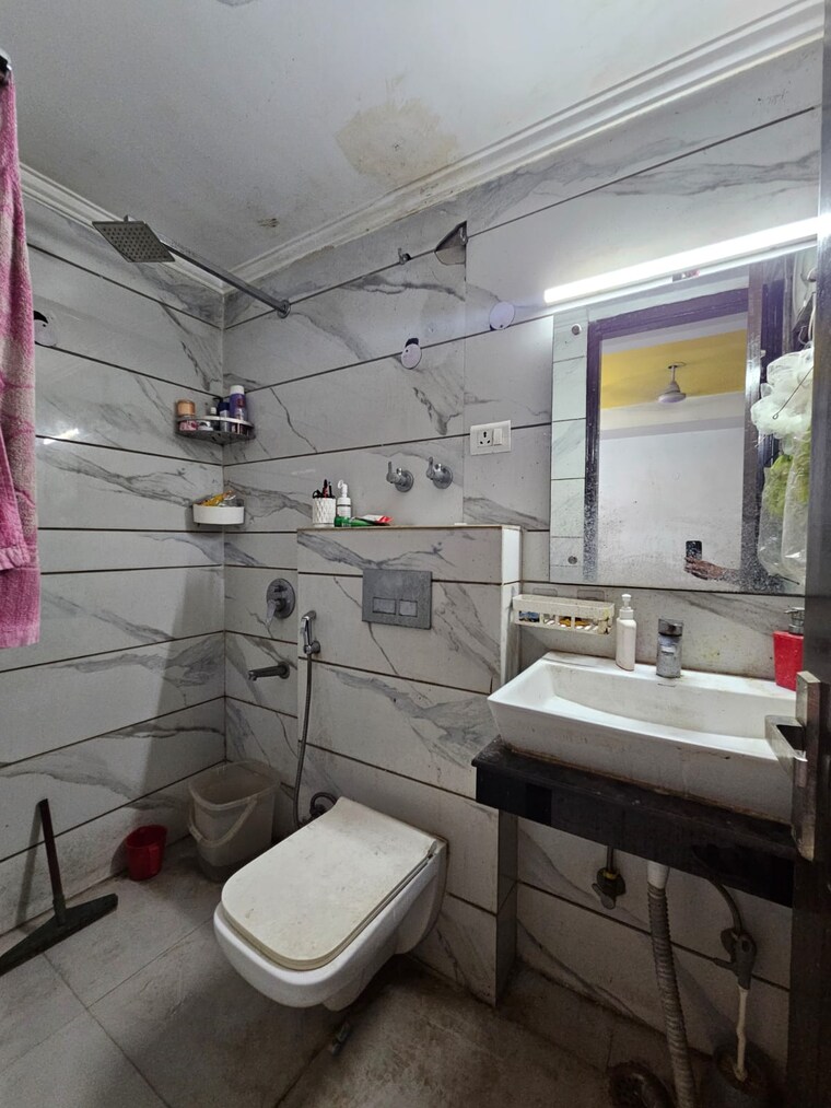 Attached Bathroom, saket 2 Bedroom 900 Sq.Ft. Builder Floor In Saket Delhi 9716593