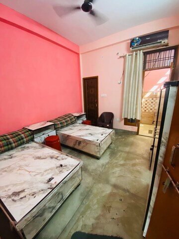 Room in  Pg at Viraj Khand – for Rent