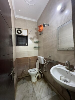 Bathroom in 3 BHK Builder Floor at Green Fields Colony – for Rent