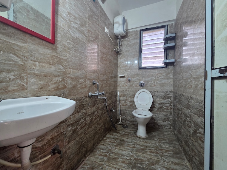 Bathroom, goregaon west 2 Bedroom 600 Sq.Ft. Apartment In Goregaon West Mumbai 9716863