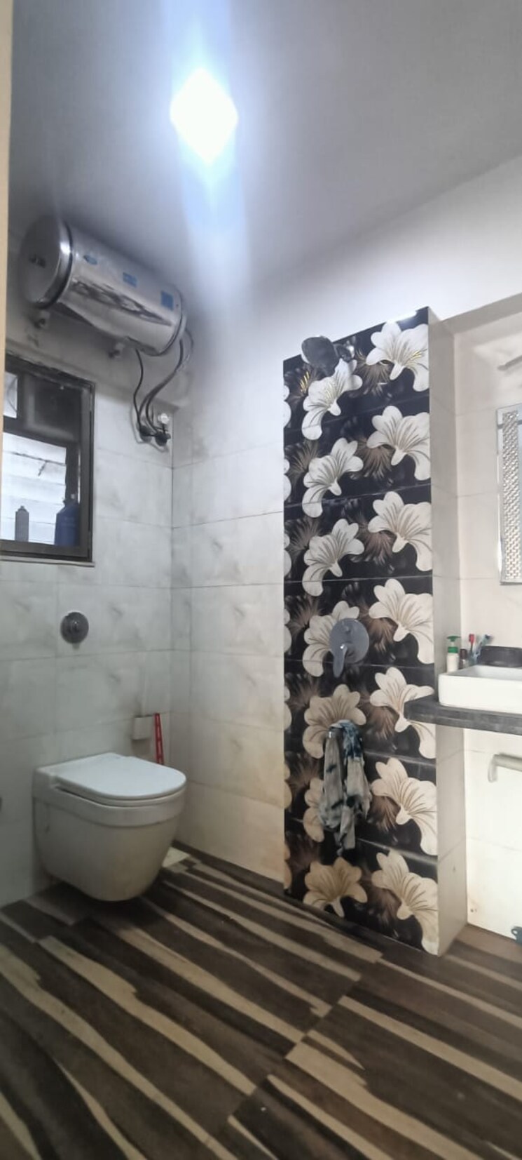 Bathroom, sai-everest-solitaire-heights 3 Bedroom 1000 Sq.Ft. Apartment In Santacruz East Mumbai 9716887
