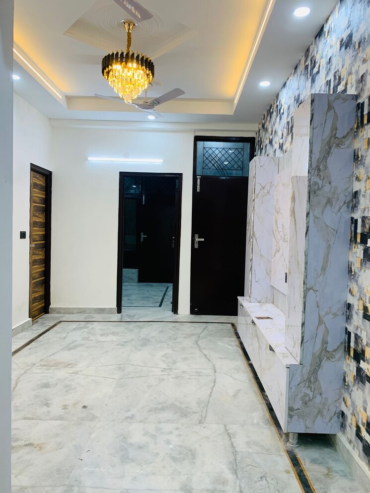 Room, green fields colony 4 Bedroom 22000 Sq.Ft. Builder Floor In Green Fields Colony Faridabad 9716881