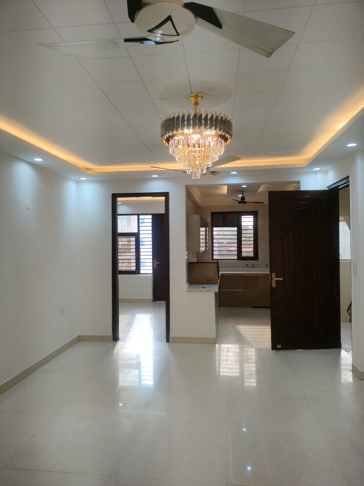 Kitchen, green fields colony 3 Bedroom 200 Sq.Yd. Builder Floor In Green Fields Colony Faridabad 9716975