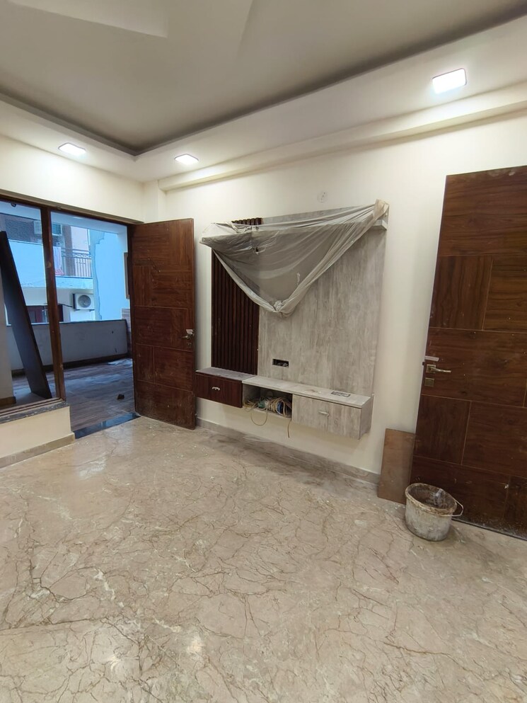 Room, green fields colony 3 Bedroom 1700 Sq.Ft. Builder Floor In Green Fields Colony Faridabad 9717069