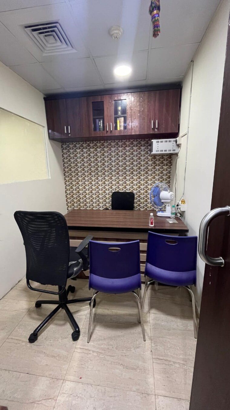 Team Area, bhandup west Commercial Office Space 350 Sq.Ft. In Bhandup West Mumbai 9717162
