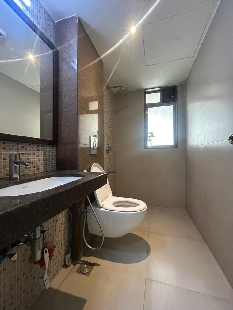 Bathroom, lodha-luxuria-priva 2 Bedroom 809 Sq.Ft. Apartment In Majiwada Thane 9717186