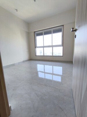 Room in 1 BHK Apartment at Mahaveer Solitaire Edge, Kandivali East – for Sale