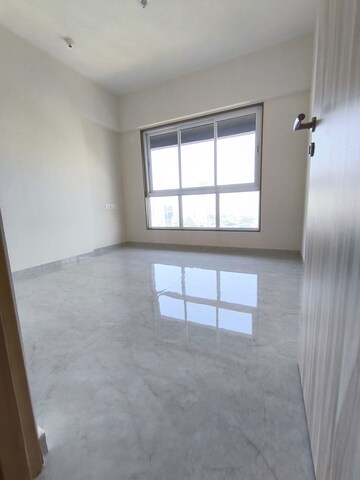 Room in 1 BHK Apartment at Mahaveer Solitaire Edge, Kandivali East – for Sale