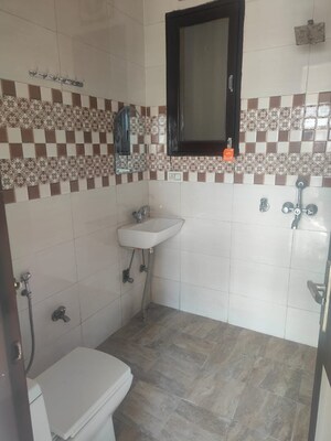 2 BHK Builder Floor For Rent in Puri Diplomatic Residences, Sector 111