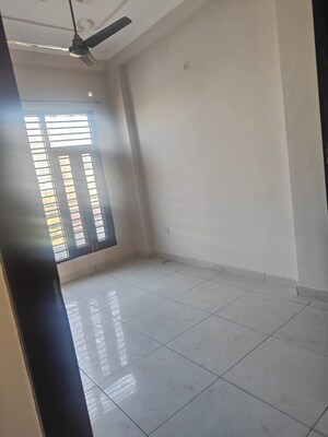 Room in 2 BHK Builder Floor at Puri Diplomatic Residences, Sector 111 – for Rent