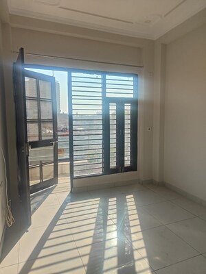 Room in 2 BHK Builder Floor at Puri Diplomatic Residences, Sector 111 – for Rent