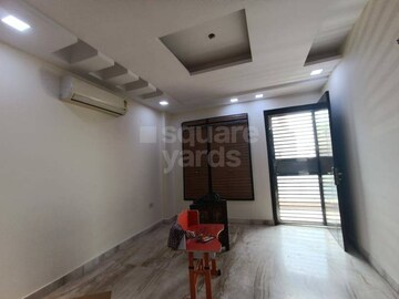 Room in 3 BHK Builder Floor at Paschim Vihar – for Rent