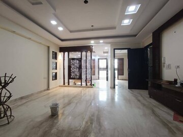 Room in 3 BHK Builder Floor at Paschim Vihar – for Rent