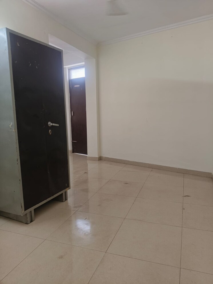 Room, saket 1 RK 250 Sq.Ft. Builder Floor In Saket Delhi 9717328