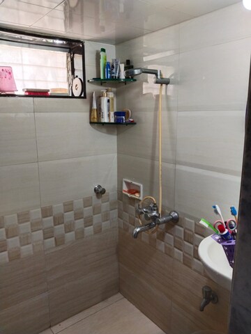 Bathroom in 1 BHK Apartment at Andheri West – for Rent