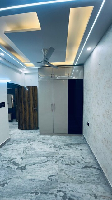 Building Lobby in 2 BHK Builder Floor at Shri Ram Plaza Vaishali, Vaishali Sector 4 – for Sale