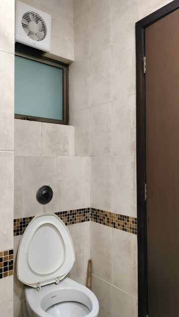 Bathroom in 3 BHK Apartment at Oberoi Realty Woods, Goregaon East – for Sale