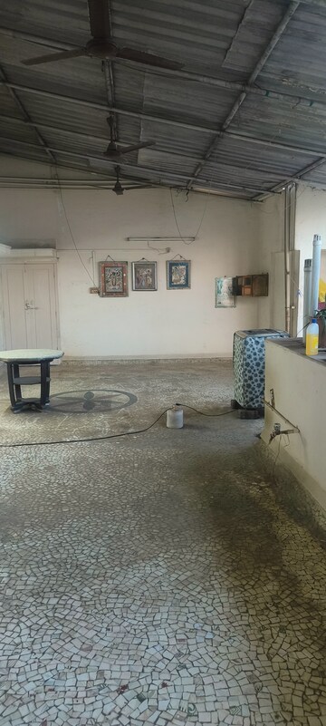 Living Room in 2 BHK Apartment at Kandivali West – for Rent