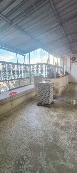 Parking in 2 BHK Apartment at Kandivali West – for Rent