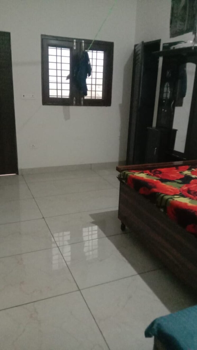 Bedroom, chiranjiv vihar 3 Bedroom 200 Sq.Yd. Independent House In Chiranjiv Vihar Ghaziabad 9717551