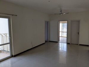 Room in 2 BHK Apartment at BPTP Park Grandeura, Sector 82 – for Rent