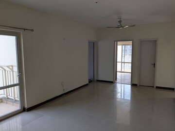 Room in 2 BHK Apartment at BPTP Park Grandeura, Sector 82 – for Rent