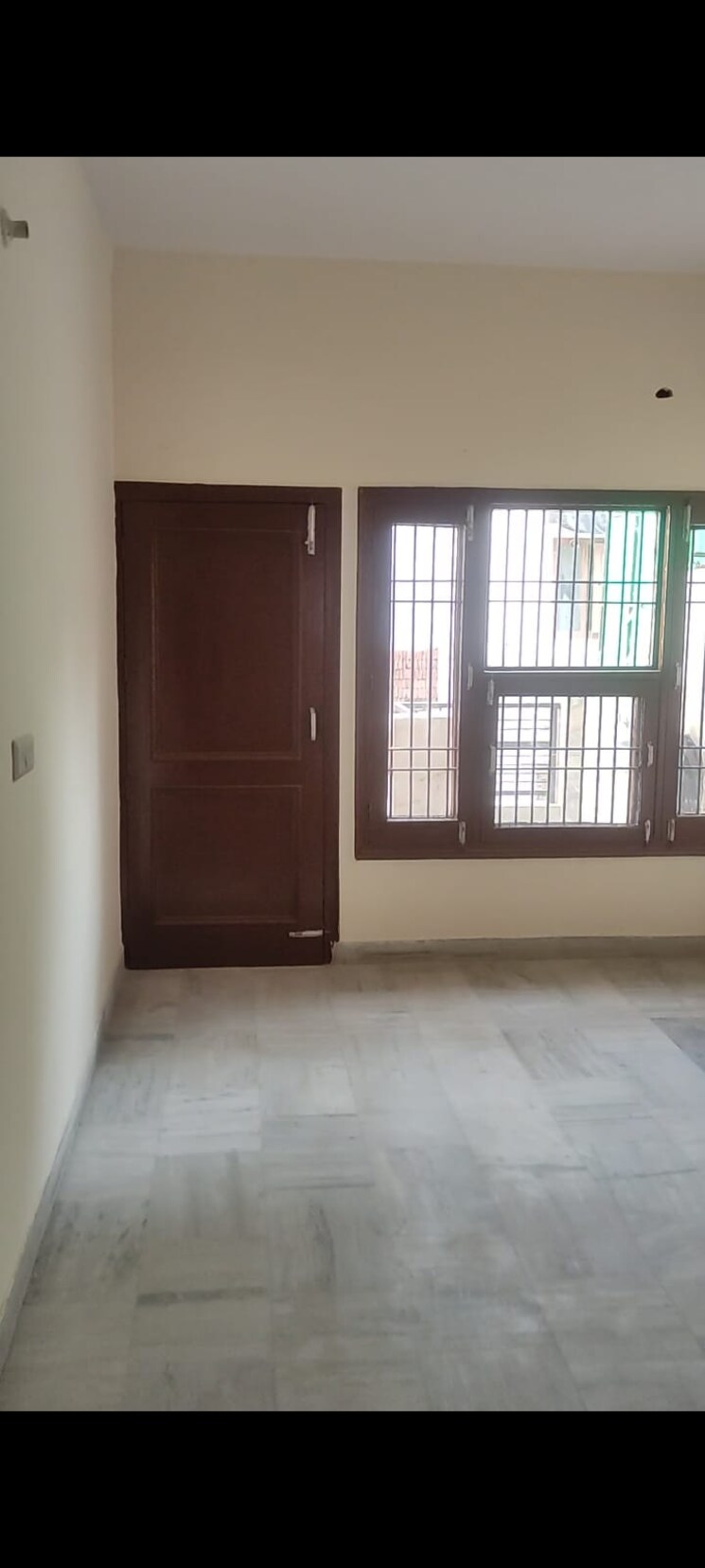 Room, sector 70 3 Bedroom 2000 Sq.Ft. Villa In Sector 70 Mohali 9717782