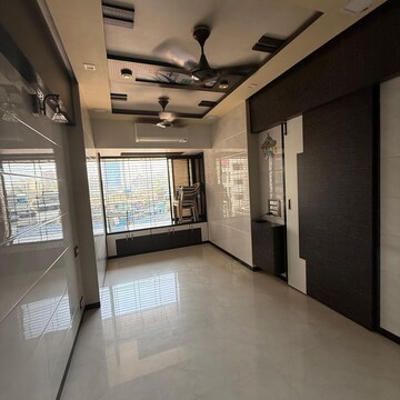 Room in 1 BHK Apartment at Oshiwara – for Sale