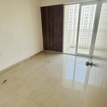 Room in 2.5 BHK Apartment at Mahagun Mantra II, Vaidpura – for Sale