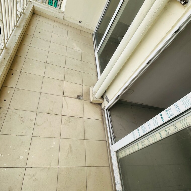 Balcony, mahagun-mantra-ii 2.5 Bedroom 1125 Sq.Ft. Apartment In Vaidpura Greater Noida 9717817