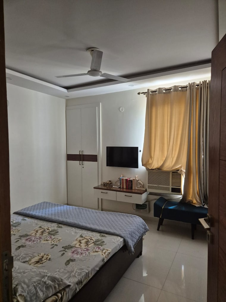 Bedroom, tulip-violet 4 Bedroom 2010 Sq.Ft. Apartment In Sector 69 Gurgaon 9717825