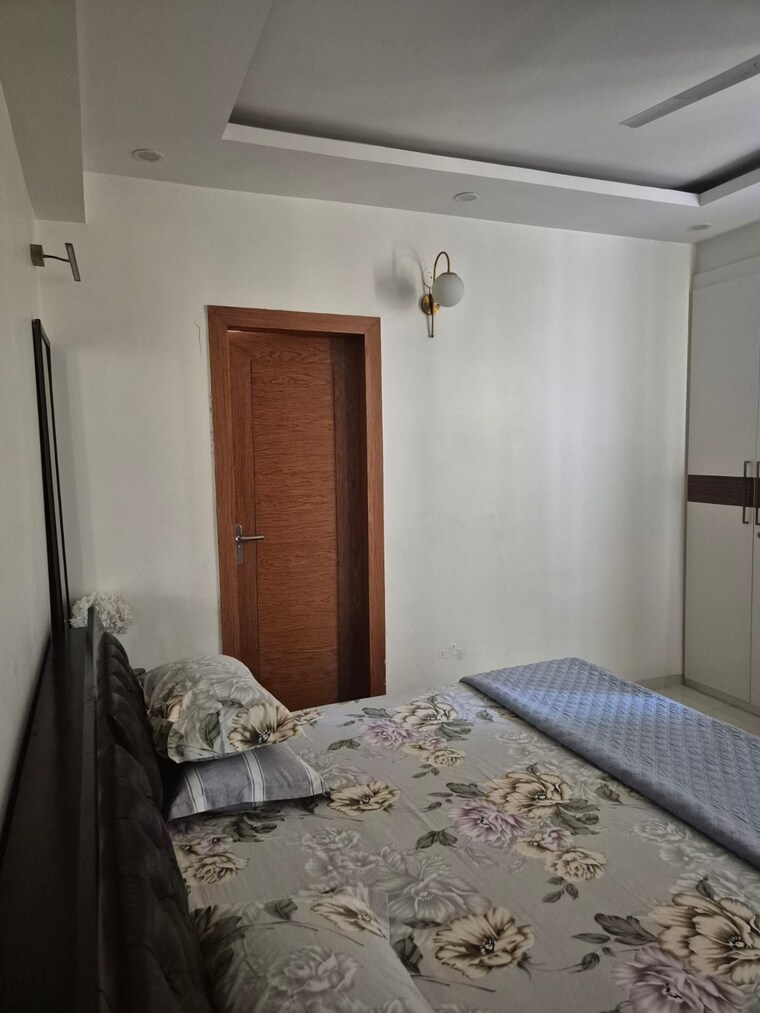 Bedroom, tulip-violet 4 Bedroom 2010 Sq.Ft. Apartment In Sector 69 Gurgaon 9717825