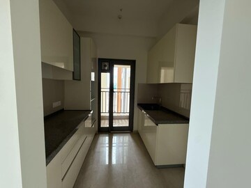 Building Lobby in 3 BHK Apartment at Piramal Mahalaxmi, Mahalaxmi – for Rent