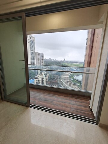 Room in 3 BHK Apartment at Piramal Mahalaxmi, Mahalaxmi – for Rent