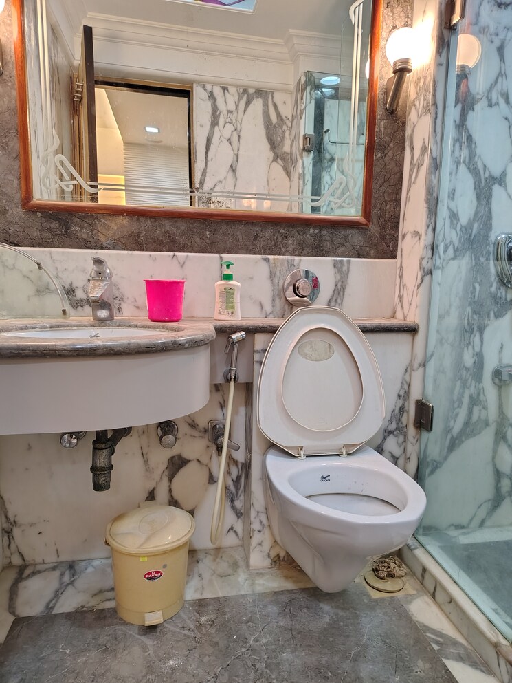 Bathroom, prem-sagar-premises 2 Bedroom 770 Sq.Ft. Apartment In Khar West Mumbai 9717946