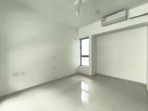 2 BHK Apartment For Rent in Kalpataru Immensa, Kolshet Road