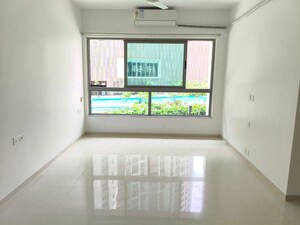 Room in 2 BHK Apartment at Kalpataru Immensa, Kolshet Road – for Rent