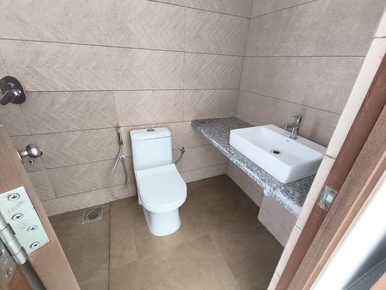 Bathroom, kalpataru-immensa 2 Bedroom 637 Sq.Ft. Apartment In Kolshet Road Thane 9717971