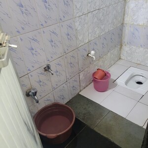 Bathroom in 1 BHK Apartment at Dombivli West – for Rent