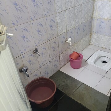 Bathroom in 1 BHK Apartment at Dombivli West – for Rent