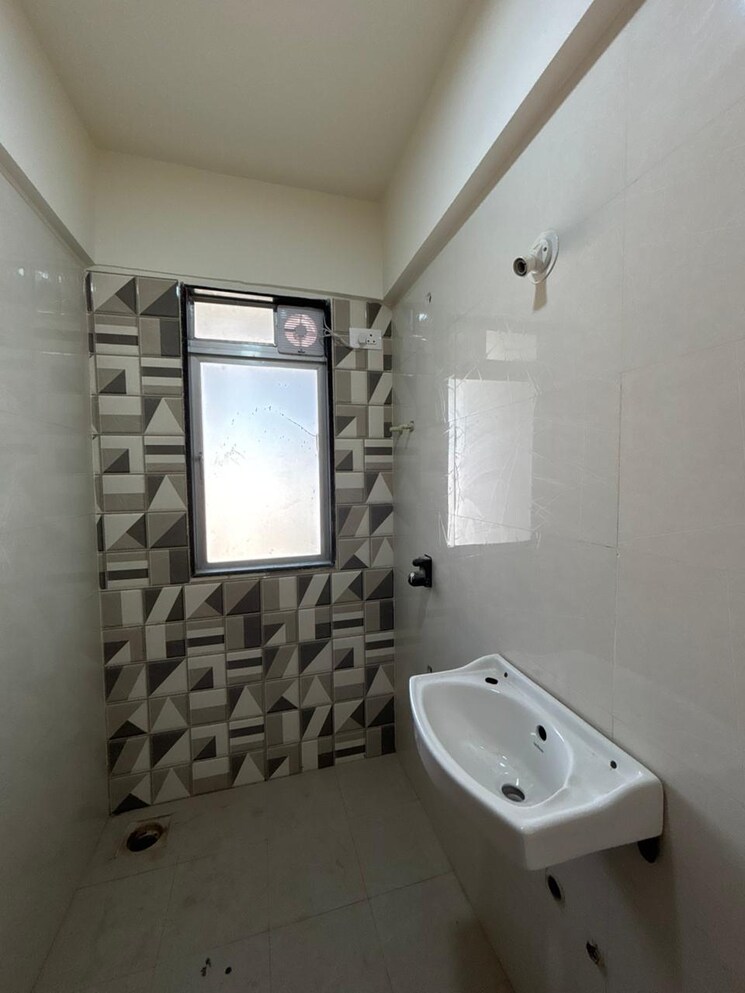 Bathroom, chirag-vijayi-jwala 2 Bedroom 642 Sq.Ft. Apartment In Goregaon West Mumbai 9718042