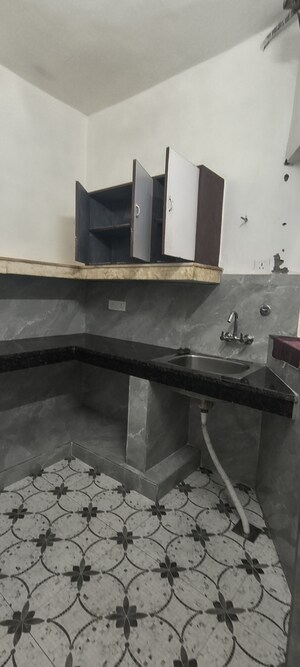 Master Bedroom in 2 BHK Builder Floor at Malviya Nagar – for Rent