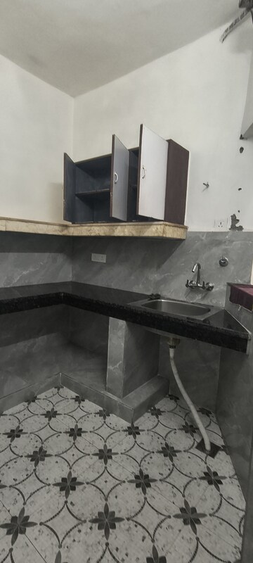 Master Bedroom in 2 BHK Builder Floor at Malviya Nagar – for Rent