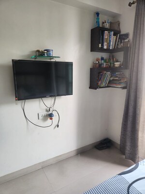Furnished Amenities in 2 BHK Apartment at Tharwani Rosewood Heights, Kharghar Sector 10 – for Rent