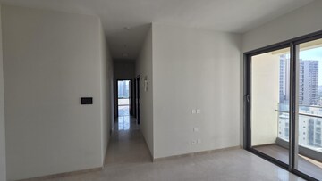 Room in 3 BHK Apartment at Piramal Mahalaxmi, Mahalaxmi – for Rent