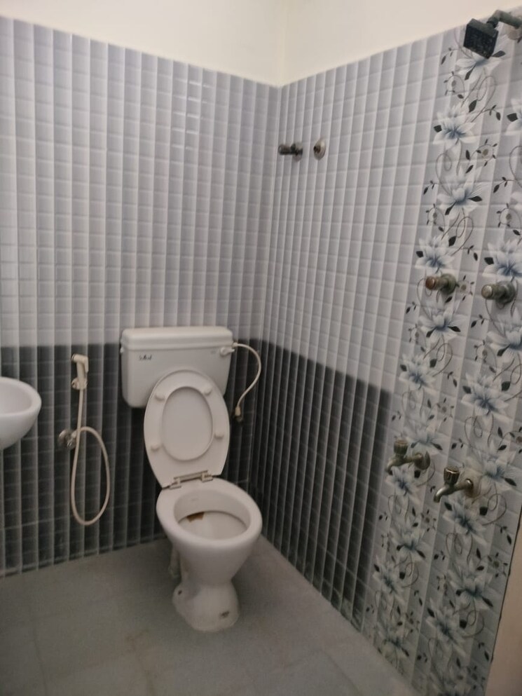 Bathroom, anakaputhur 2 Bedroom 661 Sq.Ft. Builder Floor In Anakaputhur Chennai 9718076