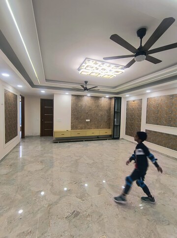 Room in 3 BHK Builder Floor at Saket – for Sale