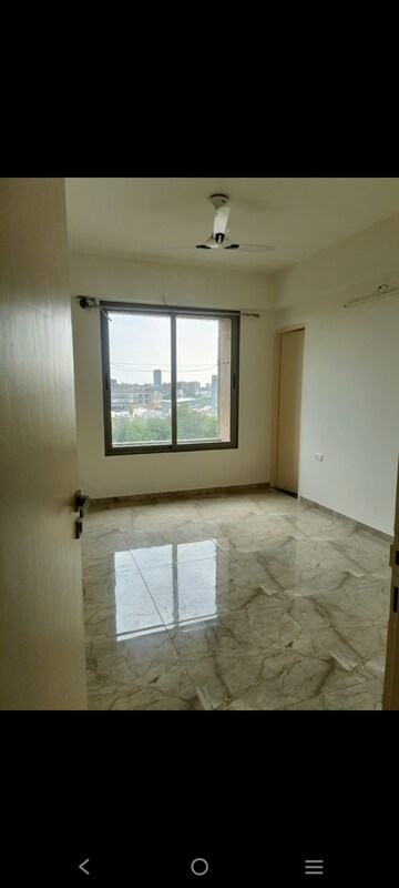 Room in 3 BHK Apartment at Shafalya Veritas, Sola – for Rent