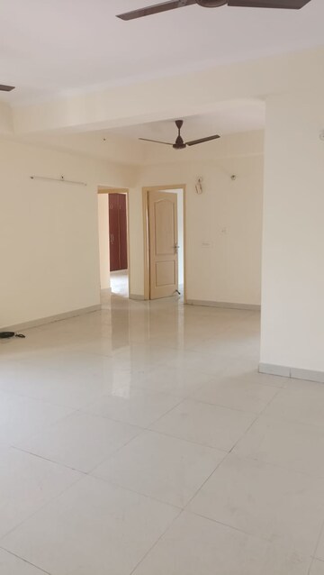Room in 3 BHK Apartment at Maxblis White House, Sector 75 – for Rent